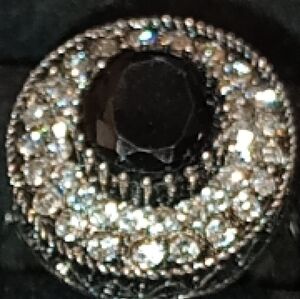 Vintage Ring Black Center Crystal Halo Ring